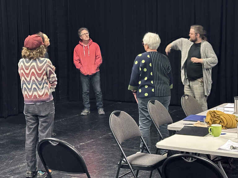 Émily Rempel, Bruce McKay, Gail Enright et Charlie Peters.