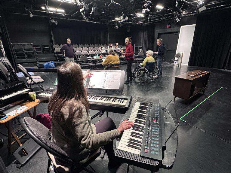 Helen Pridmore, Charlie Peters, Frédérique Baudemont, Carol Greyeyes, Gail Enright et et Bruce McKay.